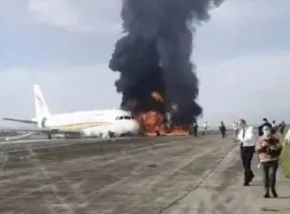 重庆江北机场一飞机冲出跑道起火 场面混乱吓人现场黑烟滚滚